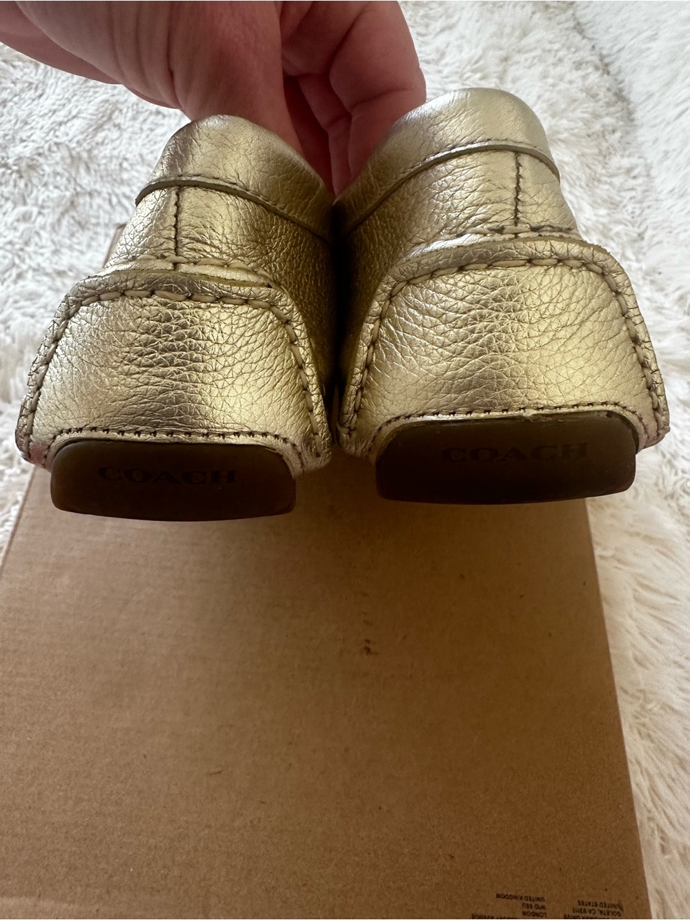 COACH Metallic Gold Pebbled Leather Driving Loafers Moccasins Flats Size: 7.5 - Picture 5 of 7
